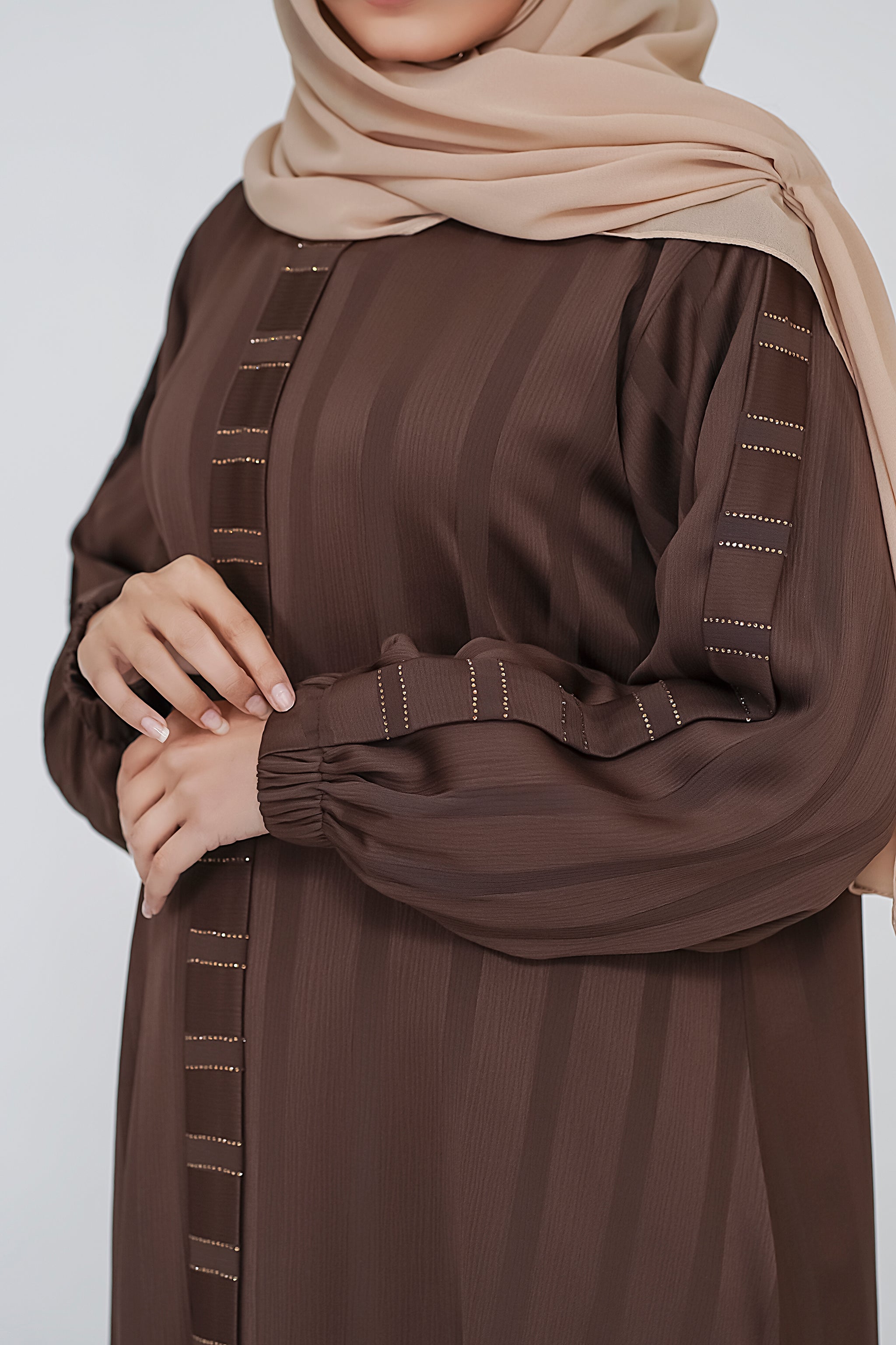 Close Stripe Chocolate Muslim Women Abaya