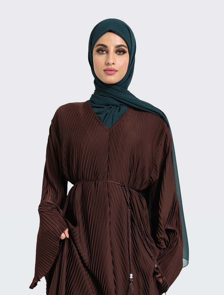 Chocolate Pleated Abaya Muslim Women Clothing Uniquewallart Abaya For Women Front Side Close Up Detailed